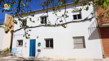 La Parilla, spacious, well maintained ready to move into 3 bed, 2 bath village property with lovely views and outside space.