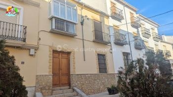 Archidona, 3 Bedroom, 1 Bathroom Traditional Townhouse with patio and Garage