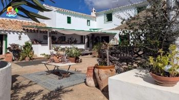 Archidona, lovely Cortijo, with wonderful countryside in a quite rural location yet only a few minutes drive from the town.