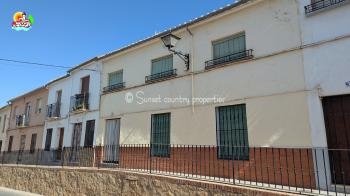 Archidona, Spacious 3/4 Bedroom, 1 Bathroom Traditional Townhouse with Garden Situated in the Centre of the Town