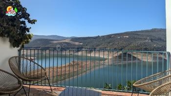 Iznajar, stunning 3 bed, 3 bath town house with amazing views of the Lake of Iznajar. Fully furnished and a holiday license in place.