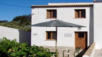 Algarinejo,  Delightful two bedroom country property with great outside space and roof terrace with stunning views  of the surrounding countryside. 