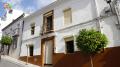 7519, Iznajar, Spacious 4 bedroom, 2 bathroom traditional town house with double garage situated in the beautiful town of Iznajar