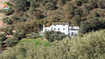Iznajar, Beautiful detached four bedroom country property with two independent self catering holiday rental apartments and swimming pool