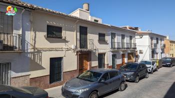 Archidona, Spacious 3 bedroom, 1 bathroom traditional town house with terrace