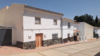 Santa Barbara, Loja, Charming 3 bedroom, 2 bathroom village property with patio y terrace.
