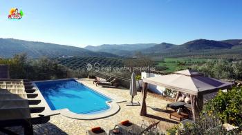 Algarinejo, beautiful, character, detached 3 bed & 2 bath country property with pool and stunning uninterrupted views of the surrounding countryside.