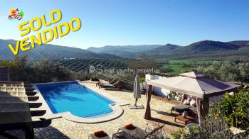 Algarinejo, beautiful, character, detached 3 bed & 2 bath country property with pool and stunning uninterrupted views of the surrounding countryside.