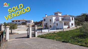 Loja, stunning 4 bedroom, 3 bathroom detached villa situated in the lovely village of Fuente Camacho in the Granada region.