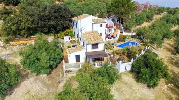 Iznajar, beautiful 4 bedroom, 3 bathroom detached country property with swimming pool,  separate guest annex and stunning views.