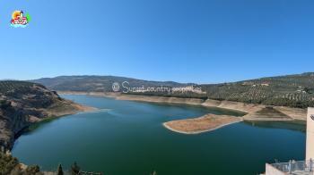 Iznajar, spacious 4 bed 2 bath town house which comes with two sun terraces over looking the lake of Iznajar.