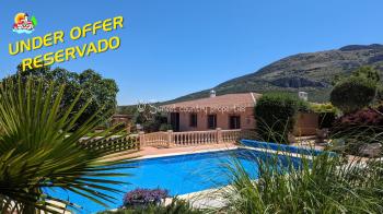 Villanueva del Trabuco,  beautiful, single story 3 bedroom detached country villa with well kept gardens and 11m x 5m salt water heated swimming pool.