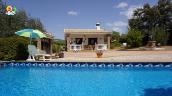 Casa de campo en zona tranquila con piscina.