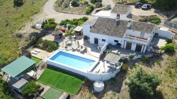 Fuente de Cesna,  5 bedroom country property with licensed holiday rental. set in just over 2.2 hectors of land, large swimming pool and amazing views. 