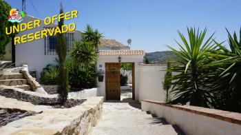 Iznajar, detached 3 Bed, 3 Bath Country Home with Lake Views in Iznájar, Andalucia.