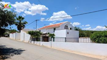  Loja detached property with pool, garden and a holiday rental licence.